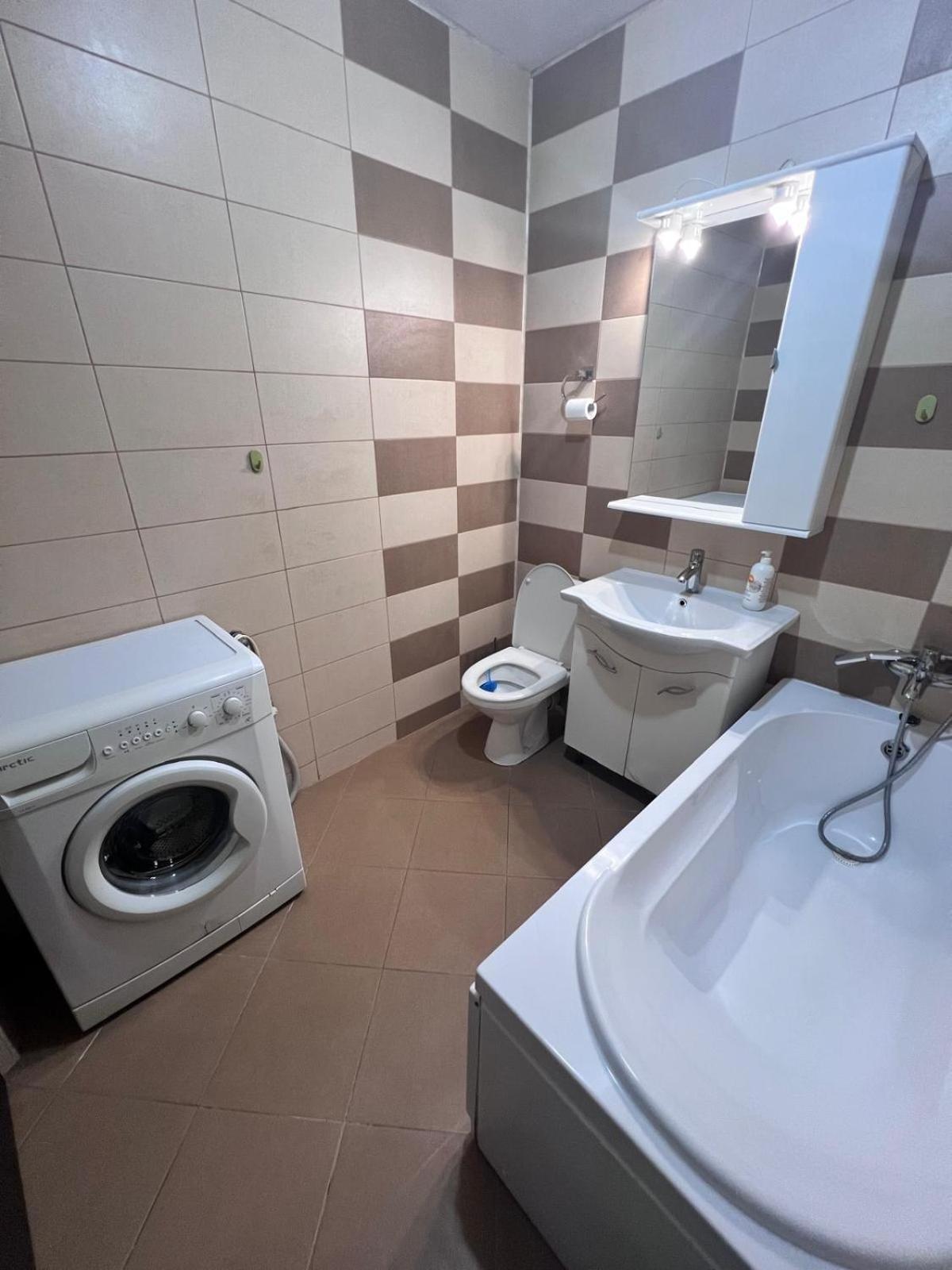 Chindia Apartament Търговище Екстериор снимка