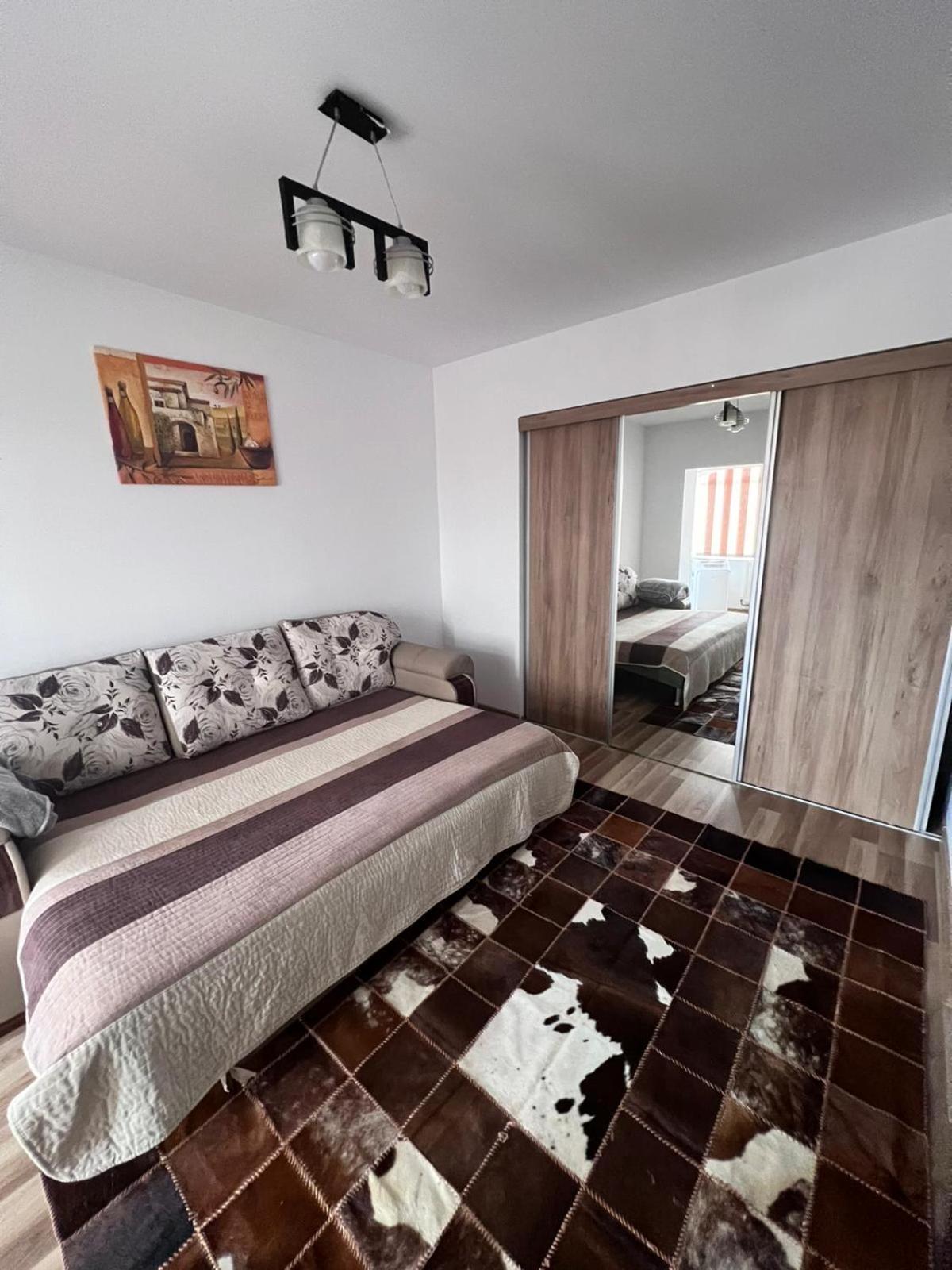 Chindia Apartament Търговище Екстериор снимка